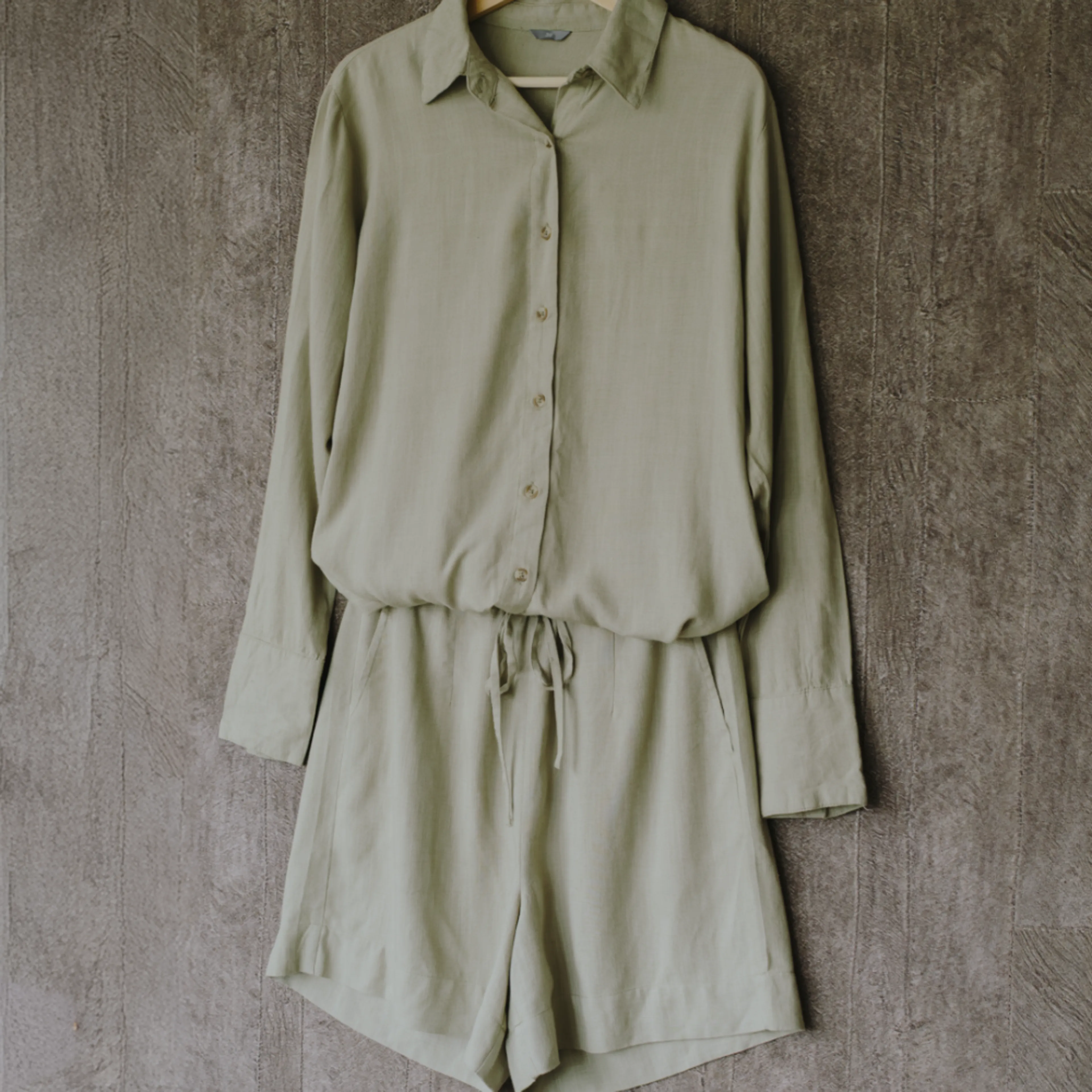 2004050968028_Front02.png